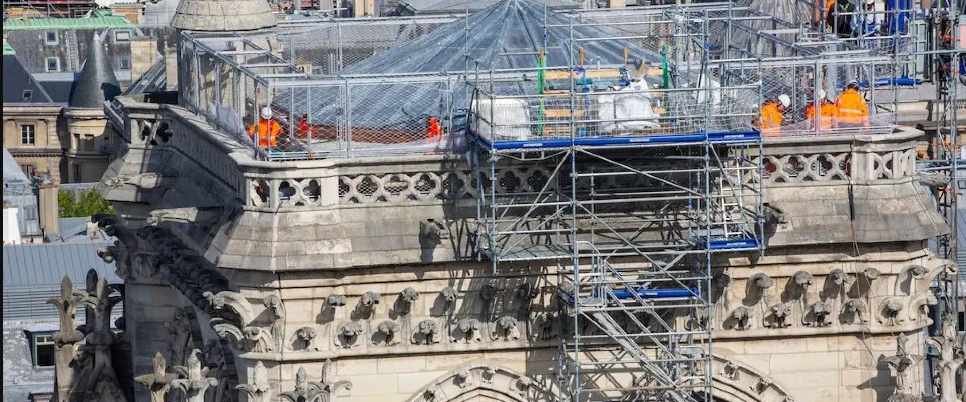 Cathédrale de Notre-Dame en cours de restauration après l'incendie de 2019